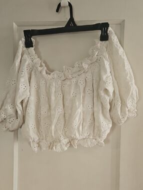 Surf Gypsy White Eyelet Cropped Off-Shoulder Top